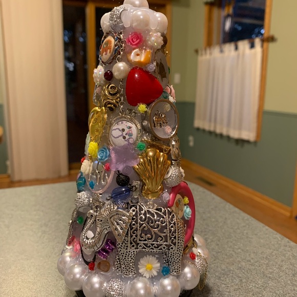 ELEPHANT LOVE Junkdrawer Tree Handmade Decoration - Picture 2 of 16